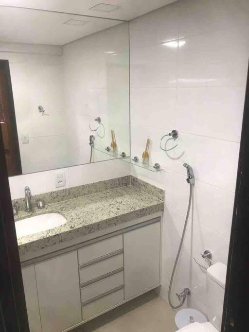 Flat Mobiliado Ap 44 - Ed Lhirondelle Em * Campinas (Sao Paulo)